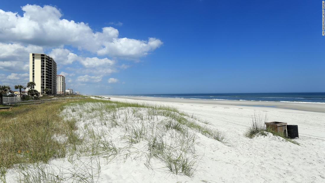 Plajele Jacksonville se redeschid în Florida, deoarece statele încep să relaxeze restricțiile de ședere la domiciliu