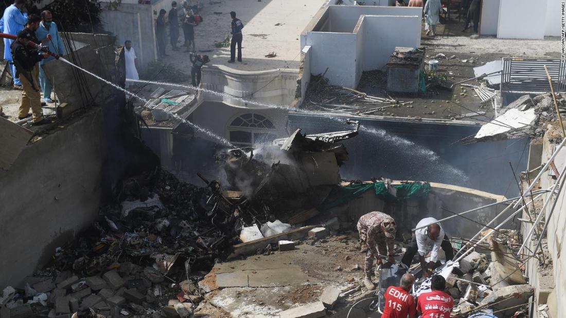 Zborurile Pakistan International Airlines s-au prăbușit în Karachi