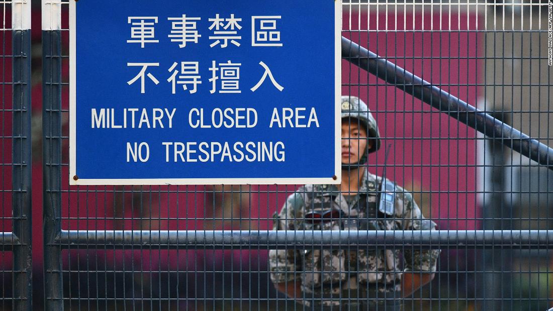 Militarii chinezi au promis să mențină „suveranitatea națională”, deoarece se așteaptă noi proteste în Hong Kong