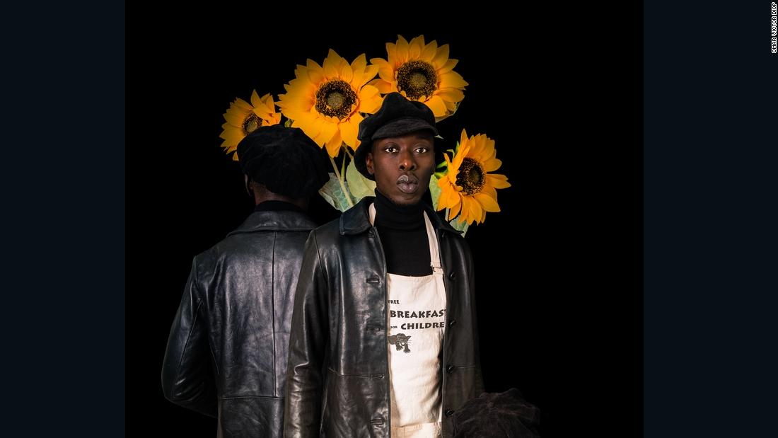 Fotograful Omar Victor Diop sărbătorește istoria rezistenței negre