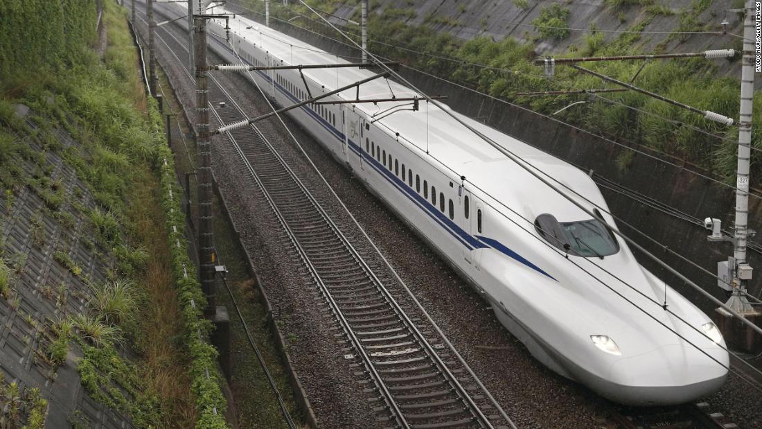 Japonia lansează noul tren de mare viteză Shinkansen